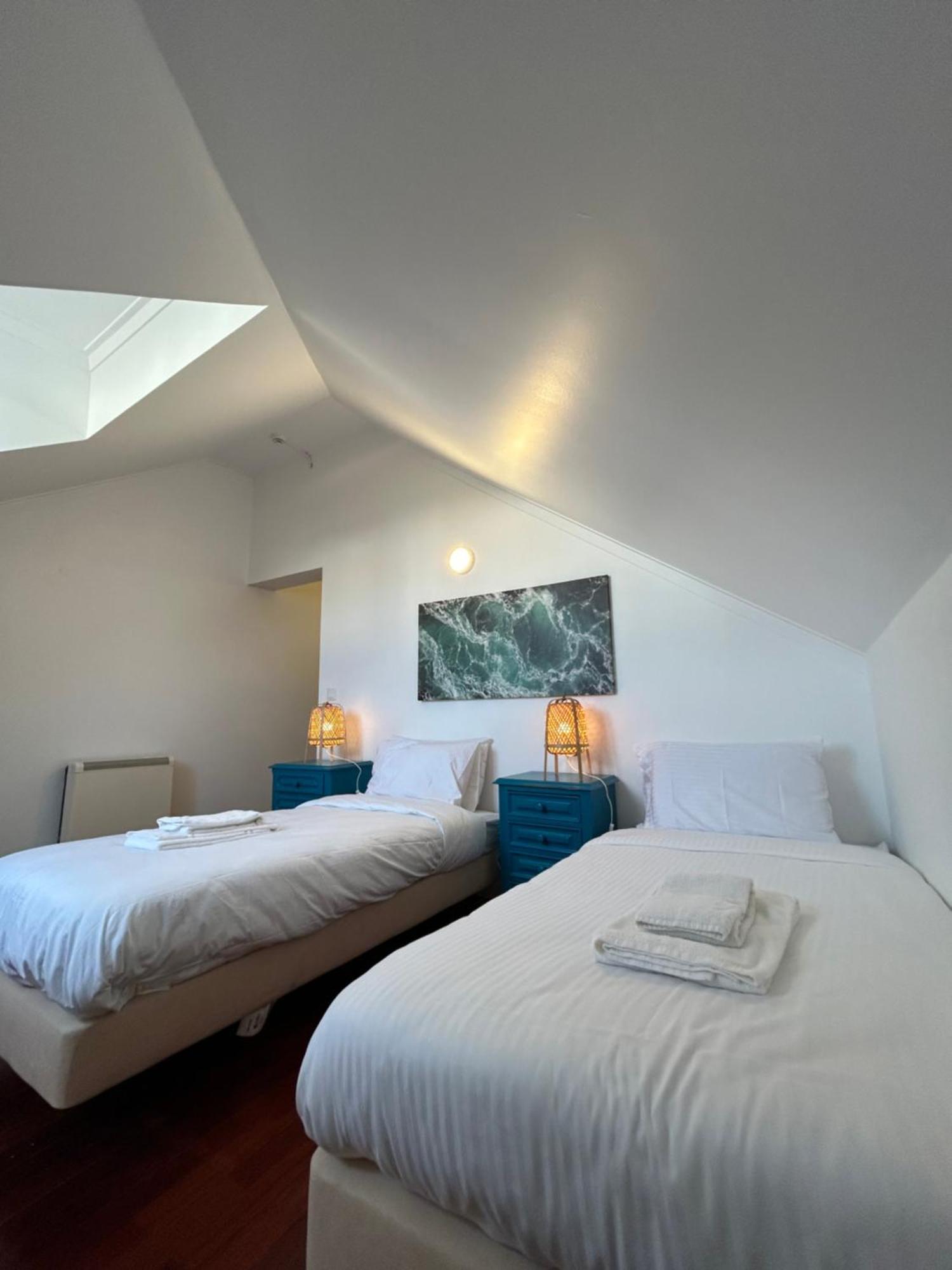 Impact Beach House Estoril Exteriör bild